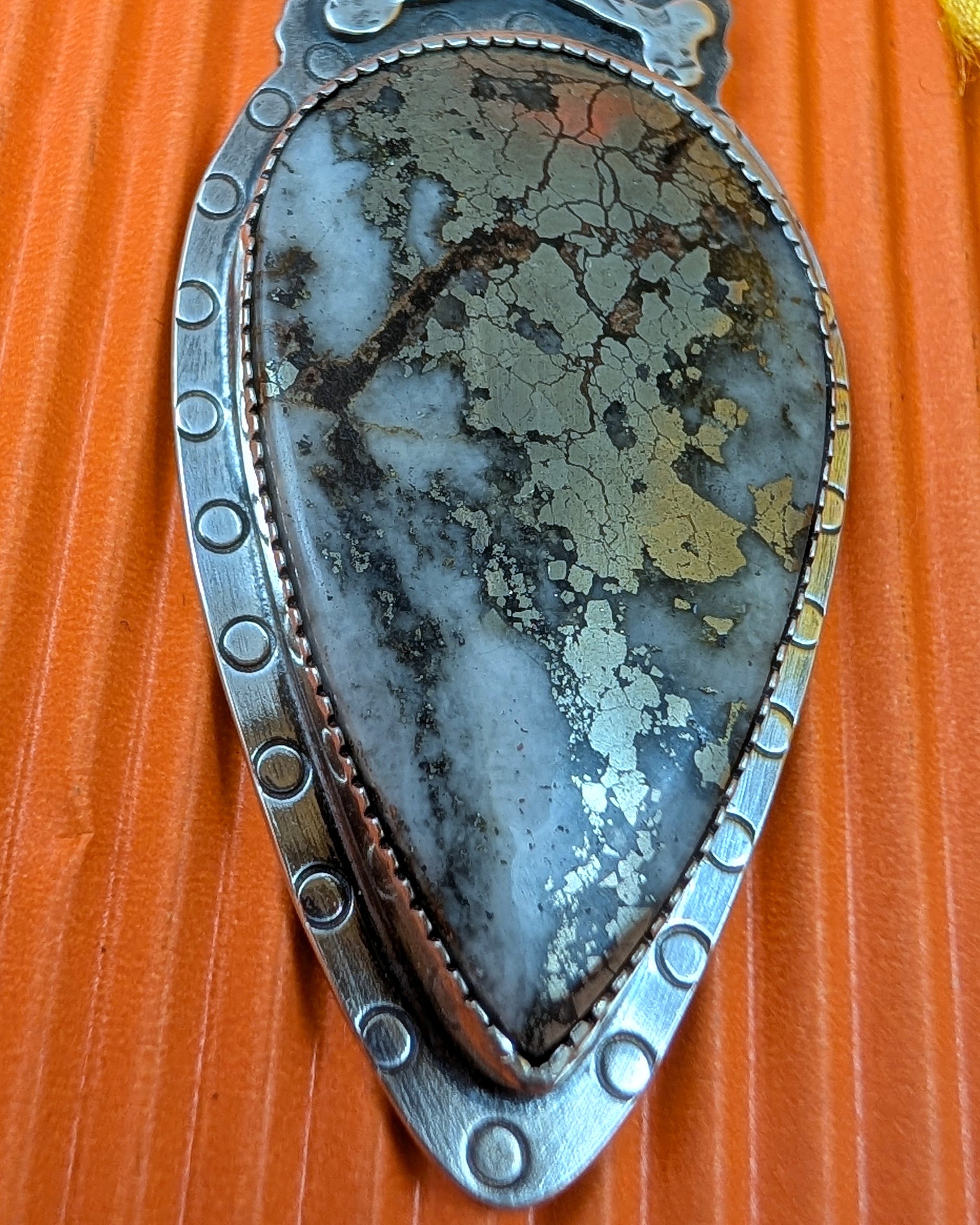 Close up pic of the marcasite stone