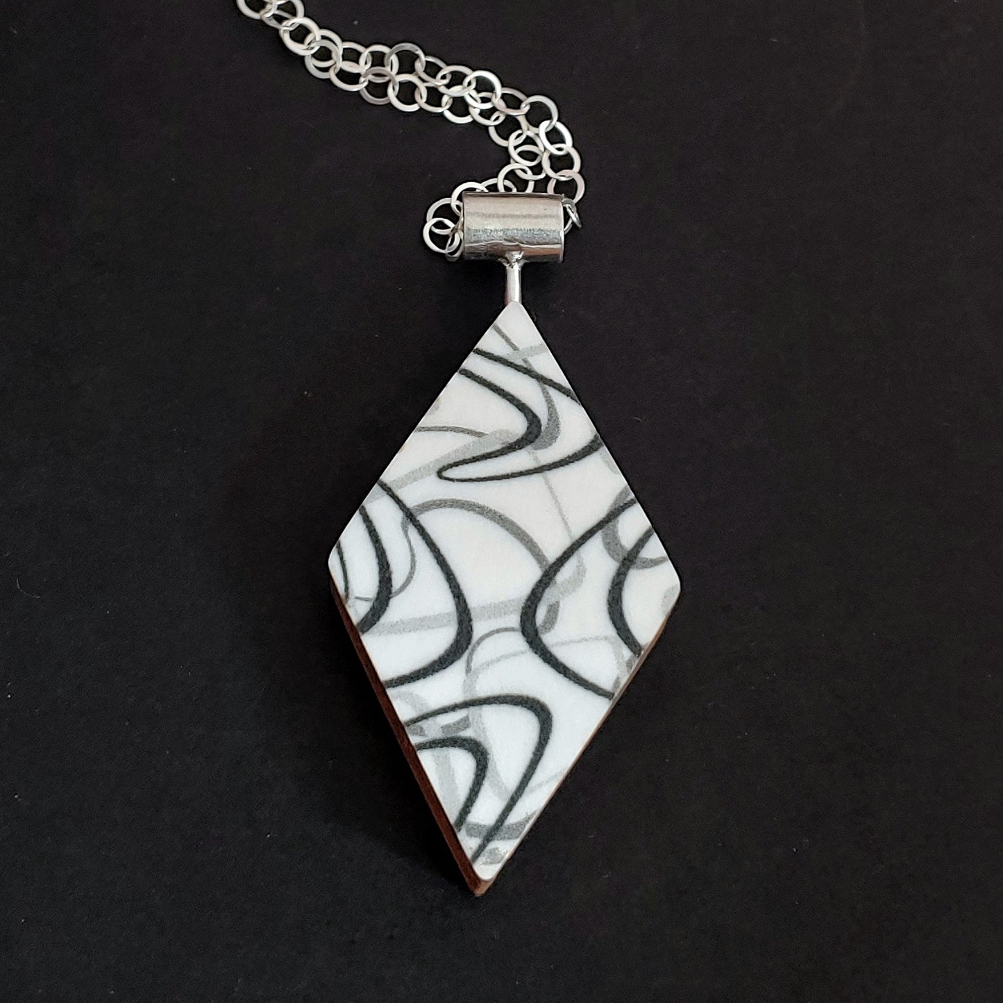 Diamond Shaped Laminate Necklace - Black/White