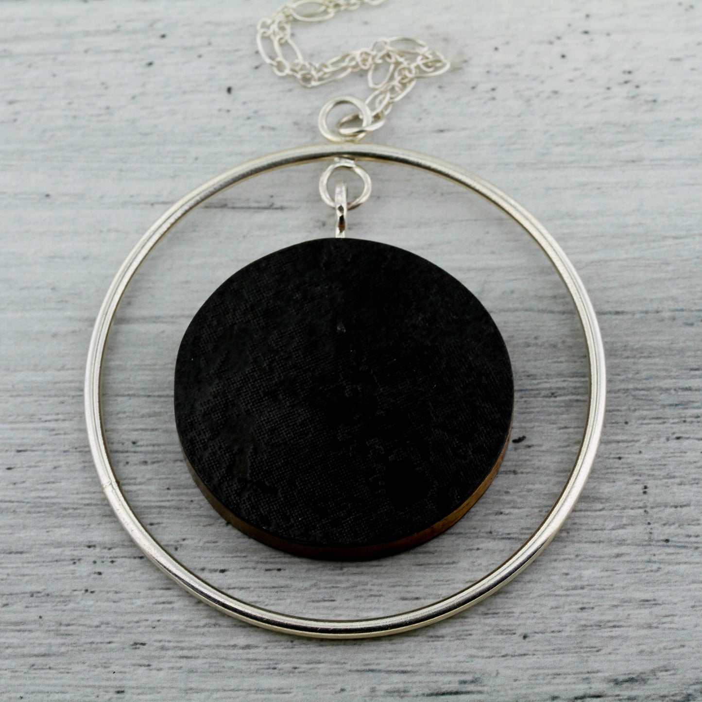 Sterling Silver Circle with Black/Grey Boomerang Laminate