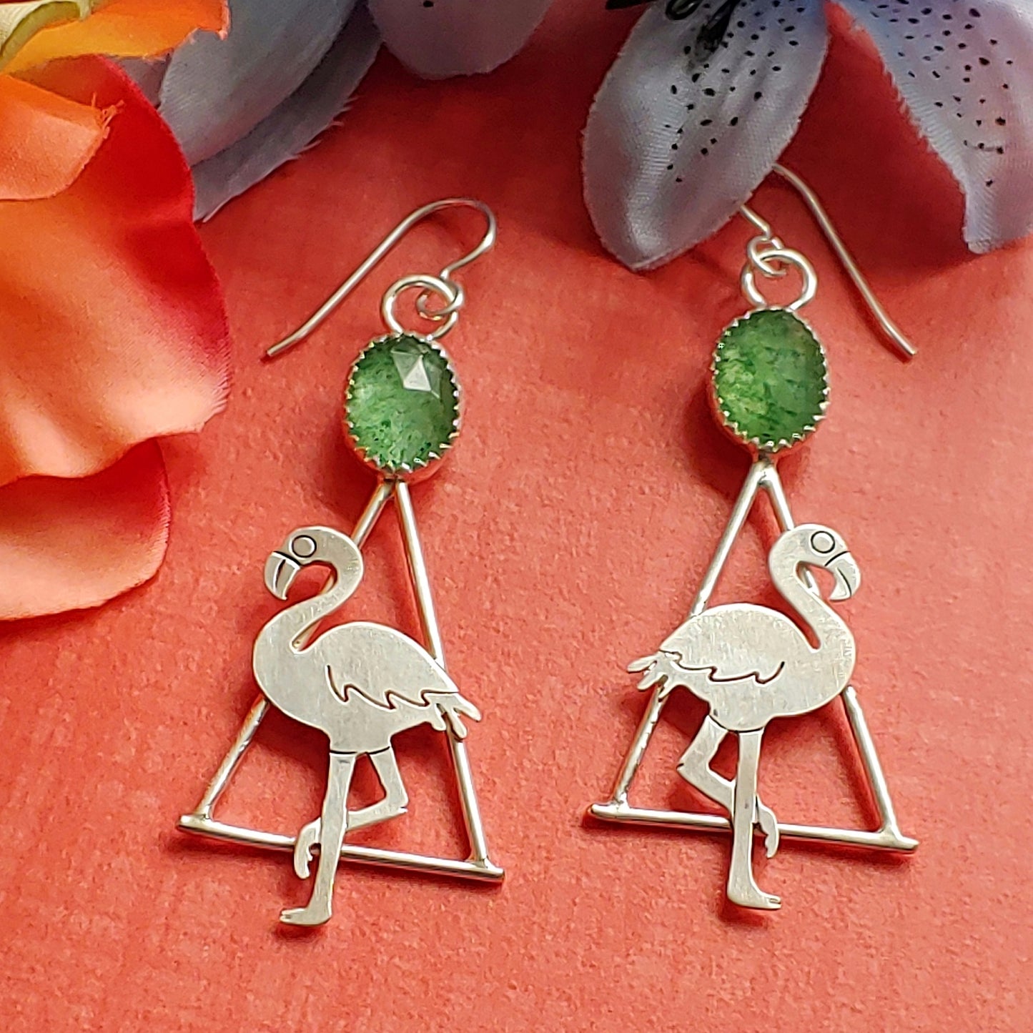 Flamingo Triangle with Gemstone on Top