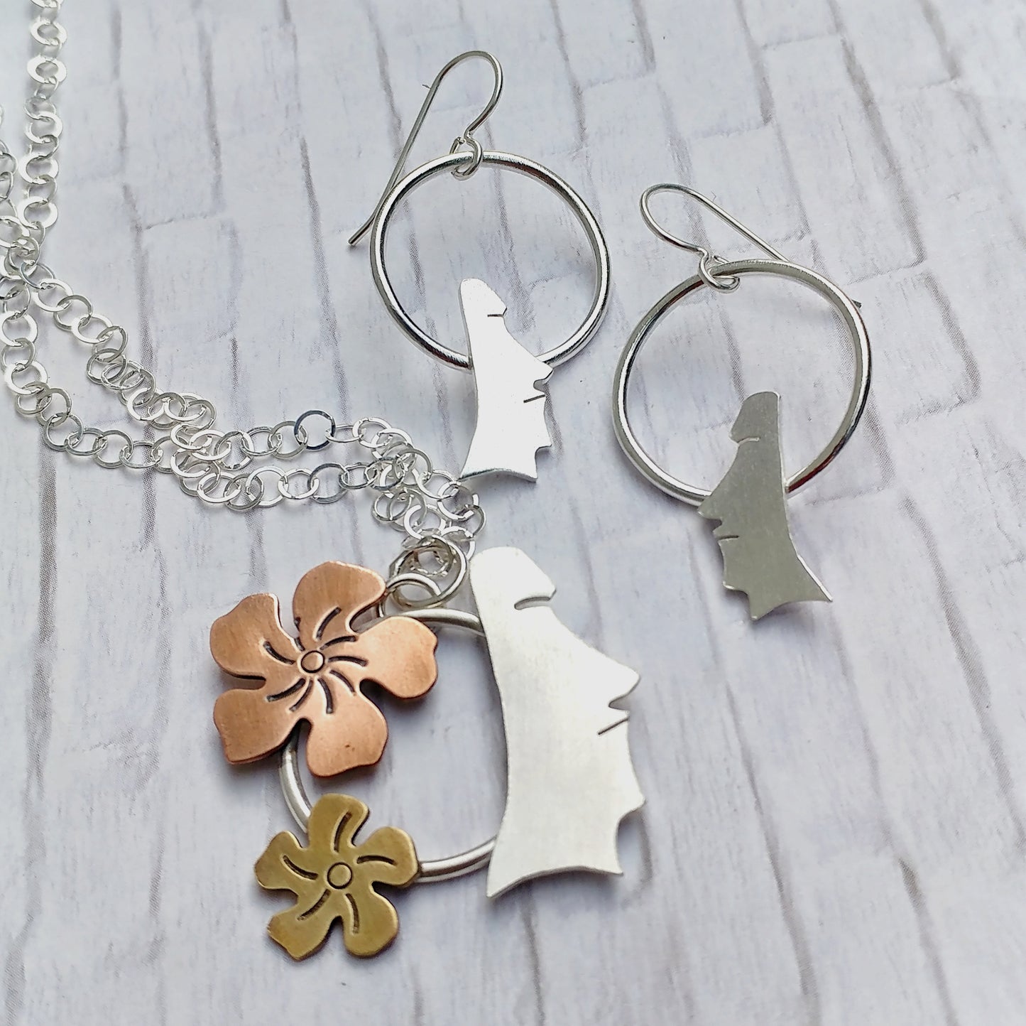 Moai necklace and earrings in sterling silver