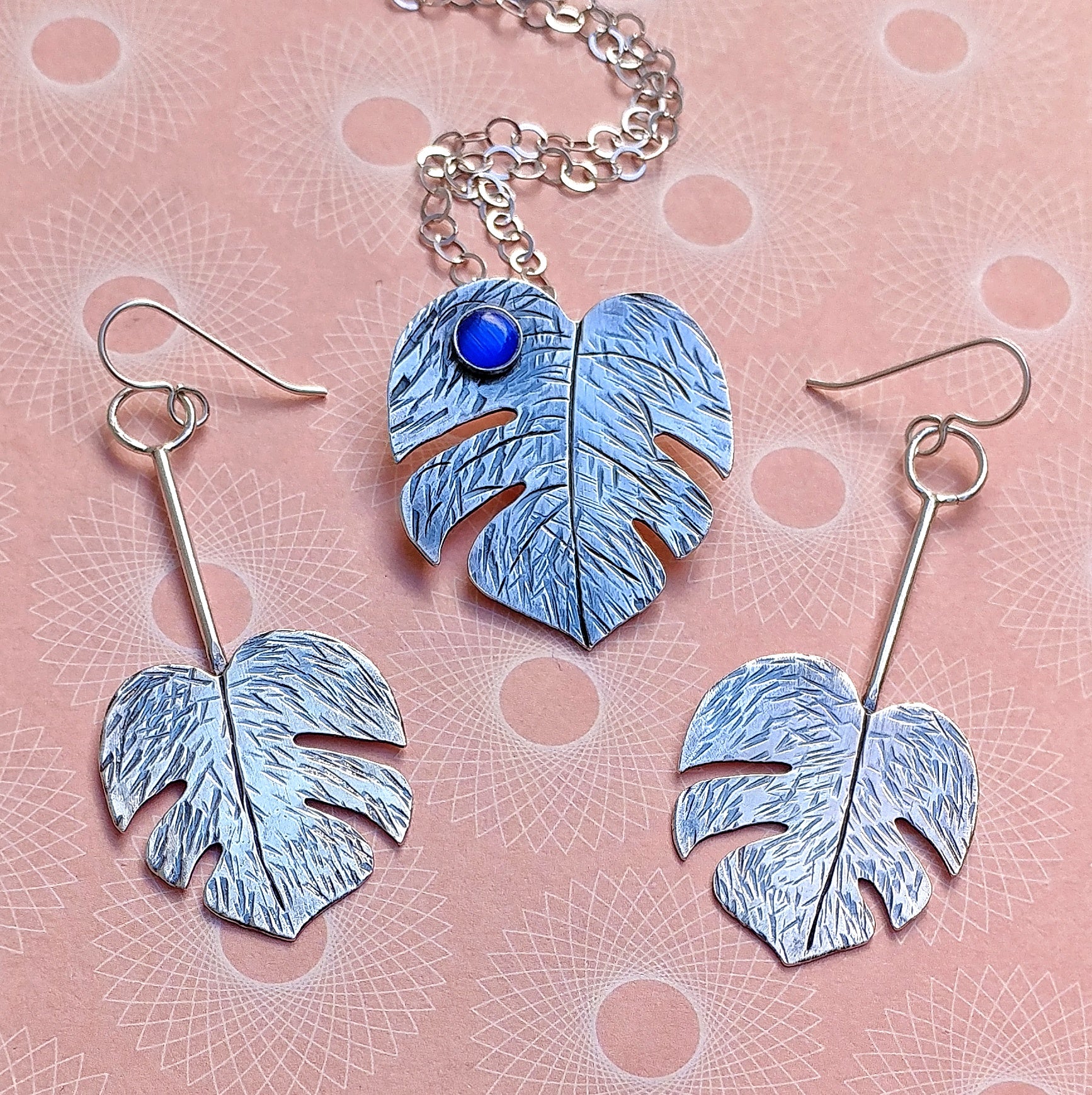 Monstera necklace and earrings set