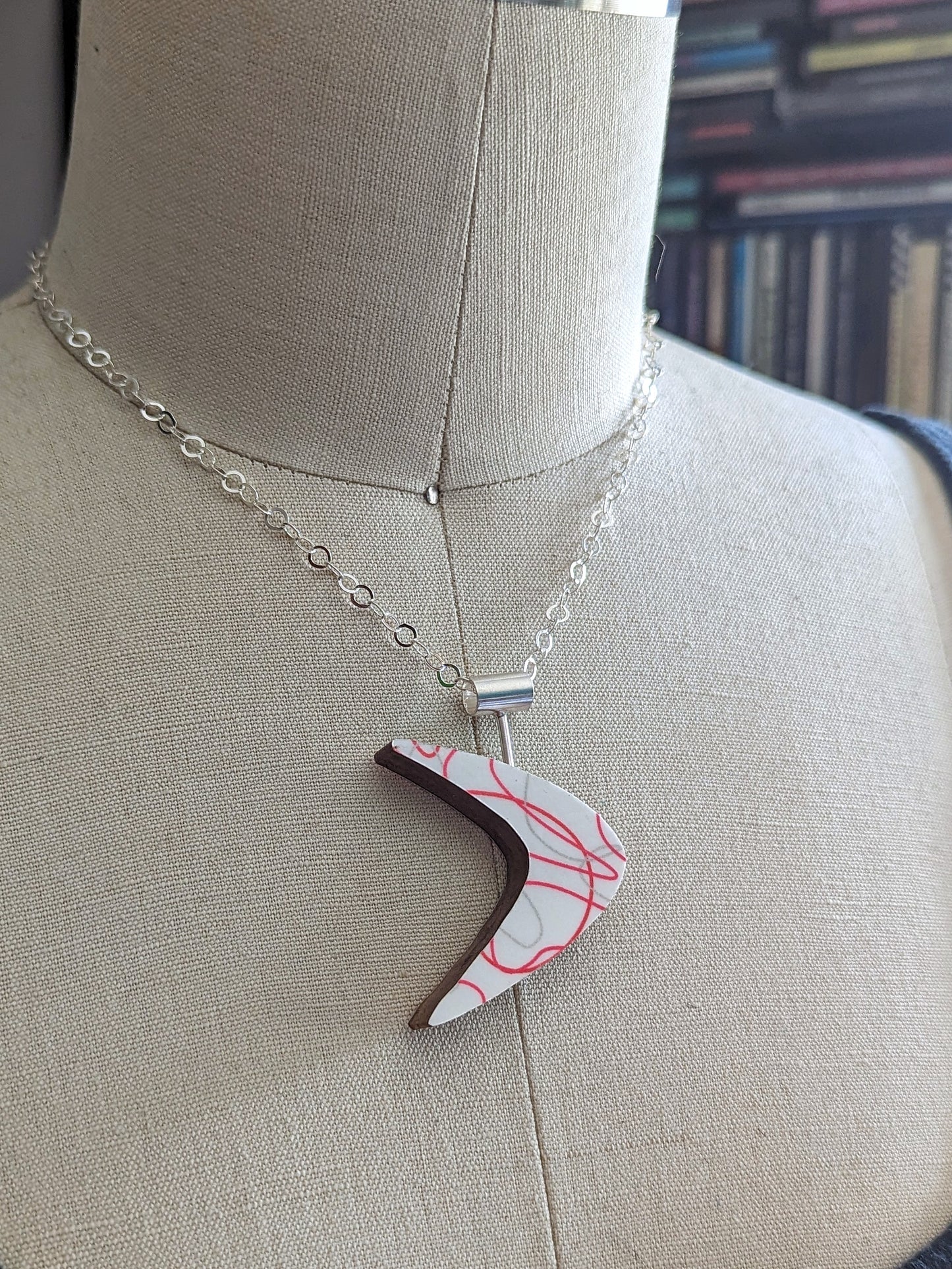 Boomerang Shaped Reversible Laminate Necklace - Red/White