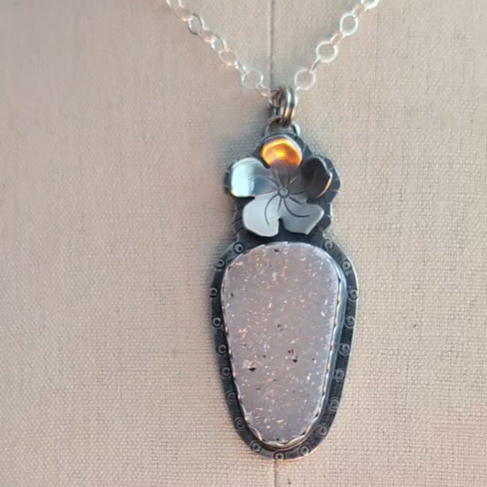White druzy and flower necklace video