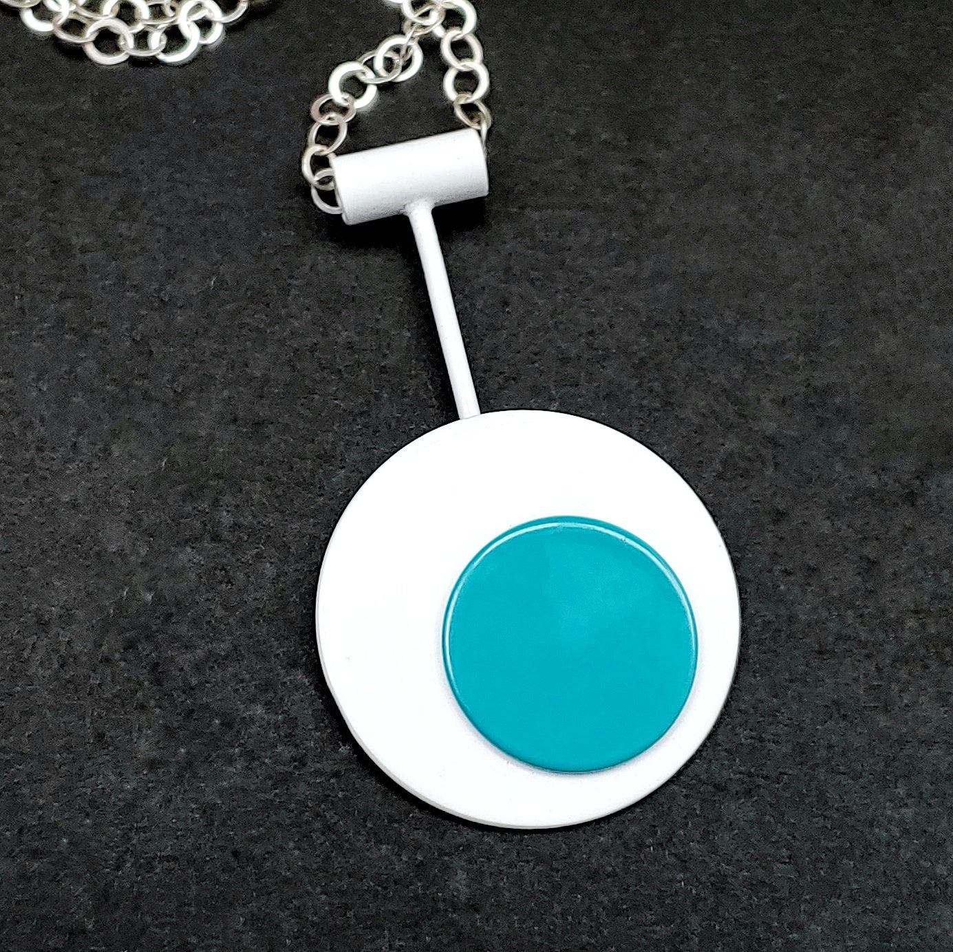 Retro Mod Necklace - White and Turquoise