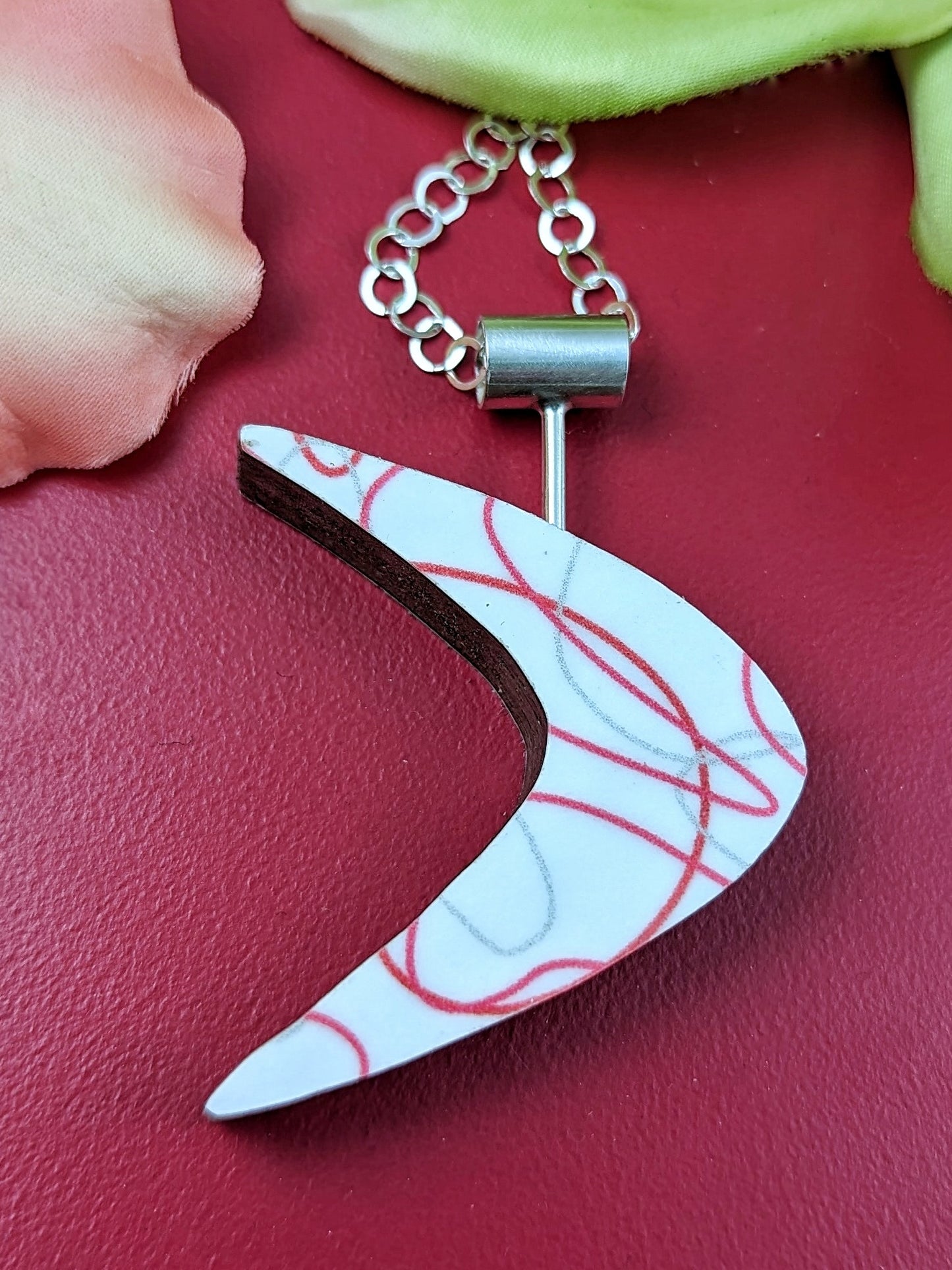 Boomerang Shaped Reversible Laminate Necklace - Red/White