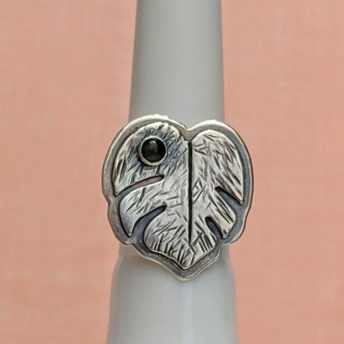 Monstera ring in sterling silver