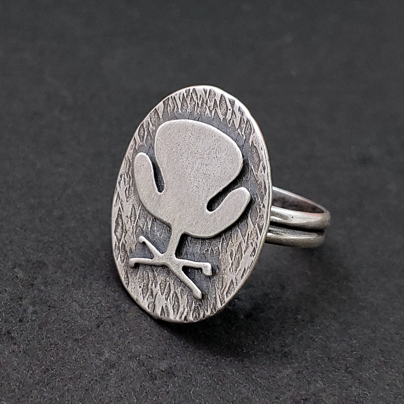 Swan chair ring in sterling silver